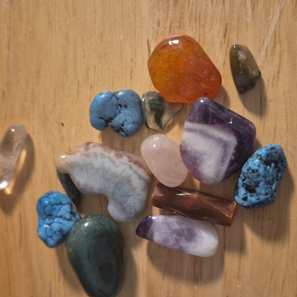 Lot Of Rocks - Picture 6 of 8